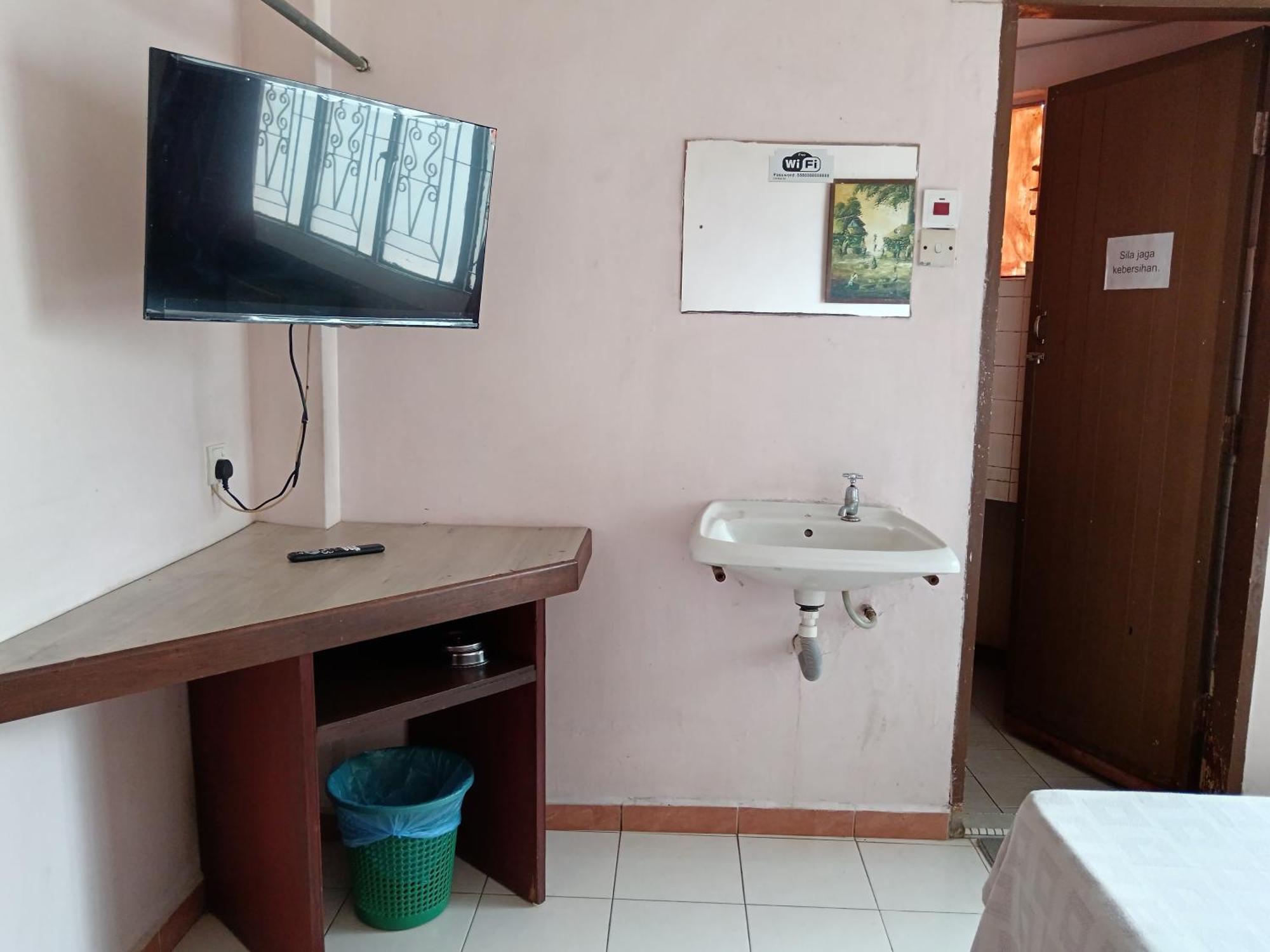 New Budget Inn Hotel Chukai Exterior foto