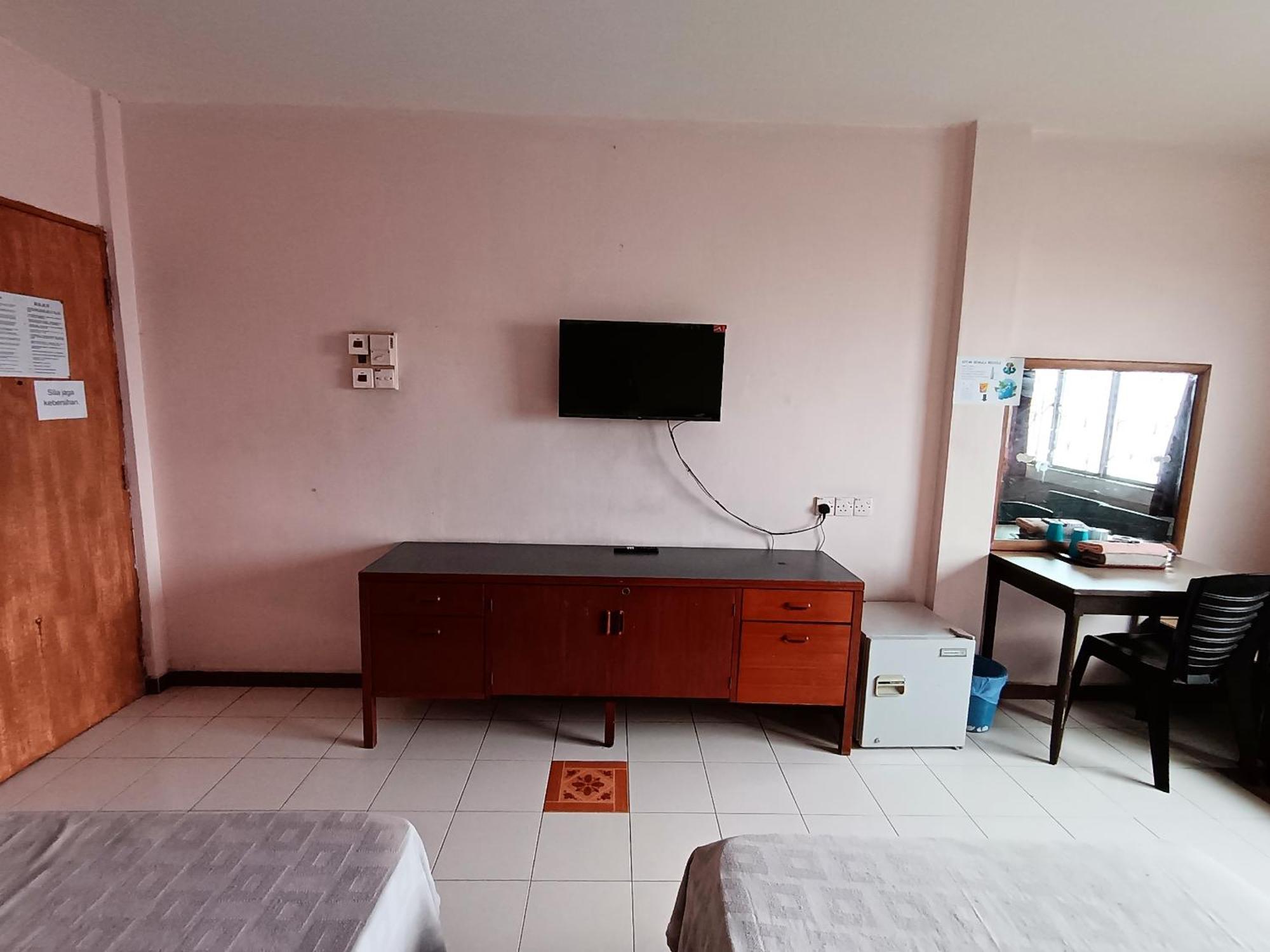 New Budget Inn Hotel Chukai Exterior foto